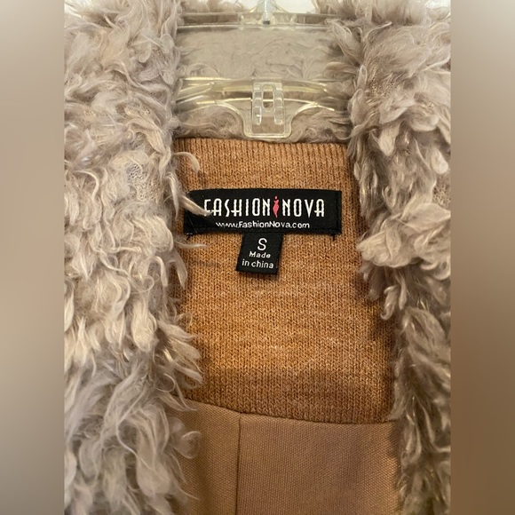 Vest - Picture 3 of 3